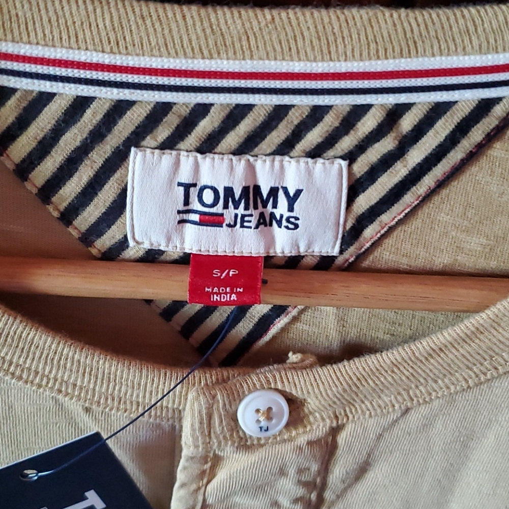 Tommy jeans tshirt - Picture 2 of 3